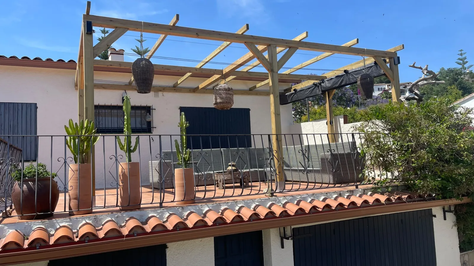 Instalación de pérgola de madera